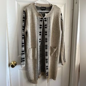 Mia Maddison Long Cardigan
